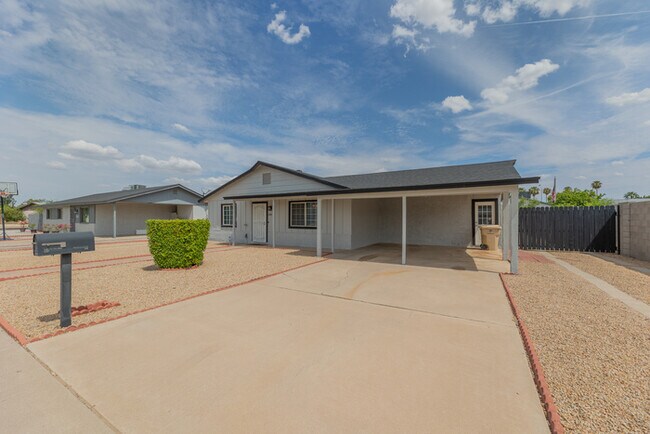 Building Photo - 11419 N 58th Ave