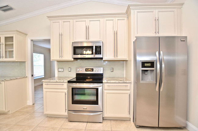 Building Photo - 405 SW Alcan Drive  Port Saint Lucie FL 34953