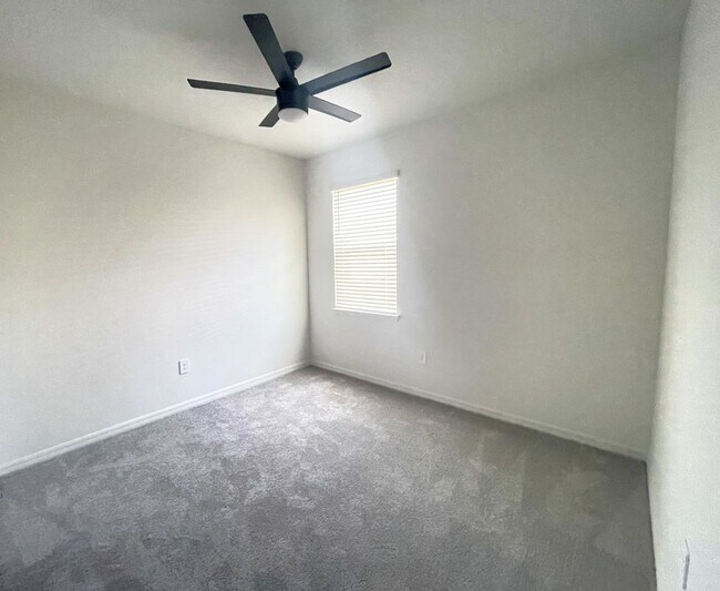 Foto del edificio - 4070 Heath Pl