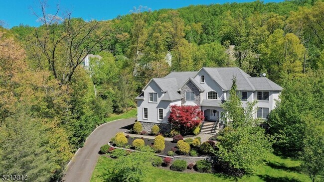 Foto del edificio - 31 Washington Valley Rd