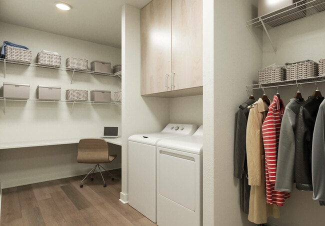 Building Photo - Heyday Oak Creek