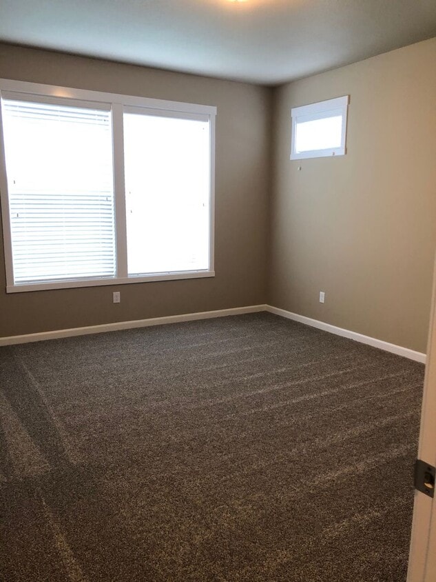 Single level 1 year old home - Single level 1 year old home