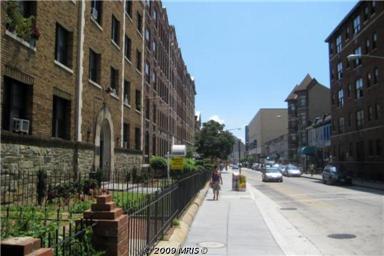 Building Photo - 1457 Park Rd NW