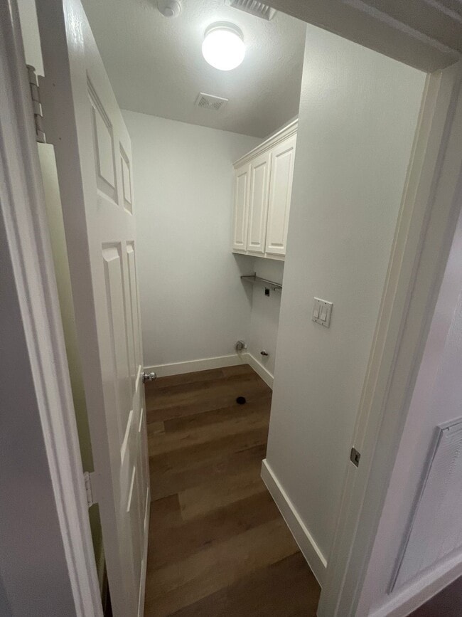 Building Photo - 7123 Windwater Pkwy S