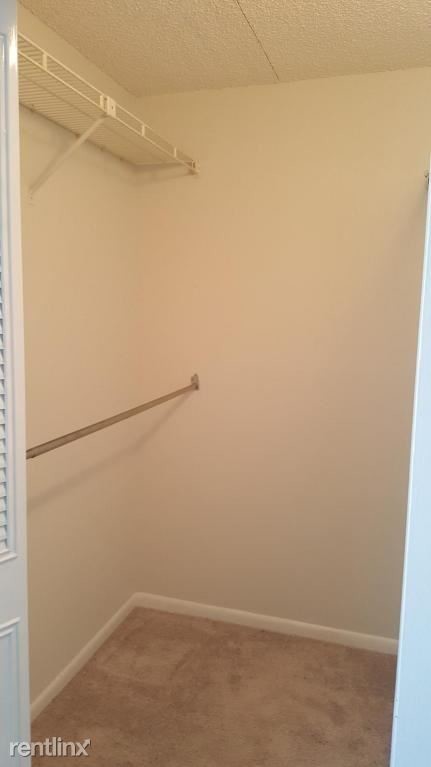 Building Photo - 215 Pine Hov Cir