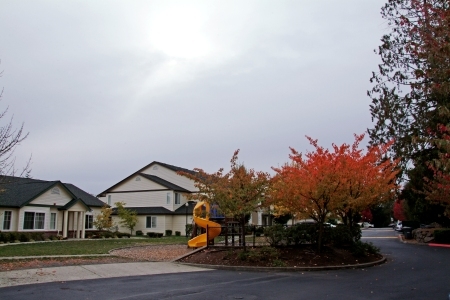 Primary Photo - Lincoln Way Apartments