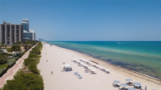 Foto del edificio - 6515 Collins Ave
