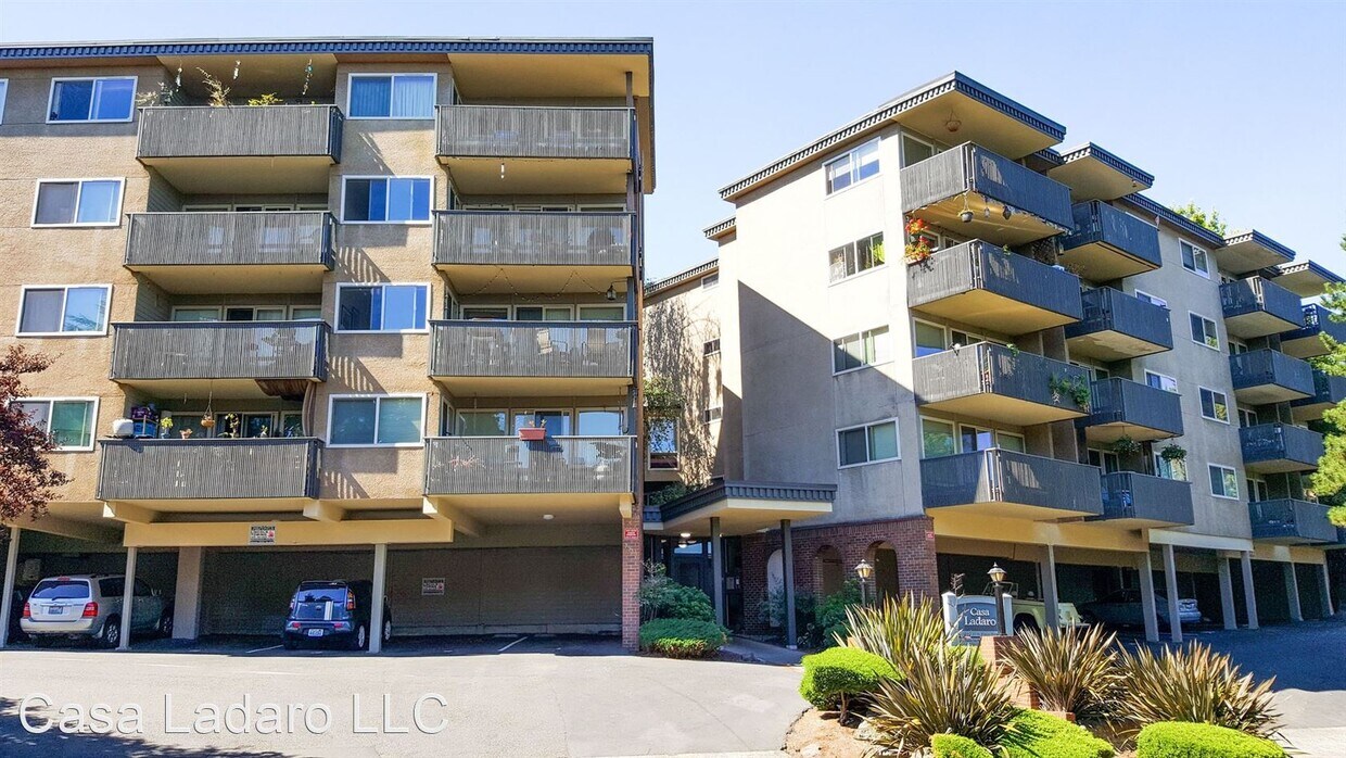 Foto principal - 3535 27th Pl W