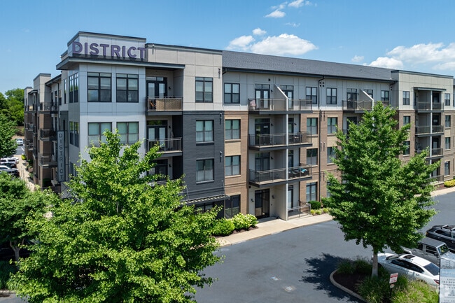 Building Photo - District at Seven Springs