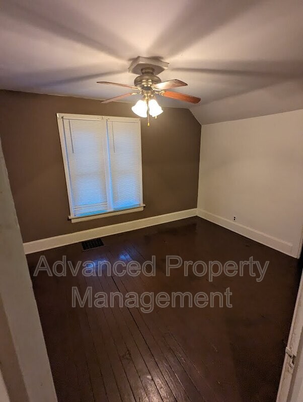 Building Photo - 1024 Hagerer St