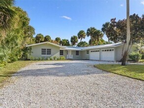 Building Photo - 835 Royal Palm Pl