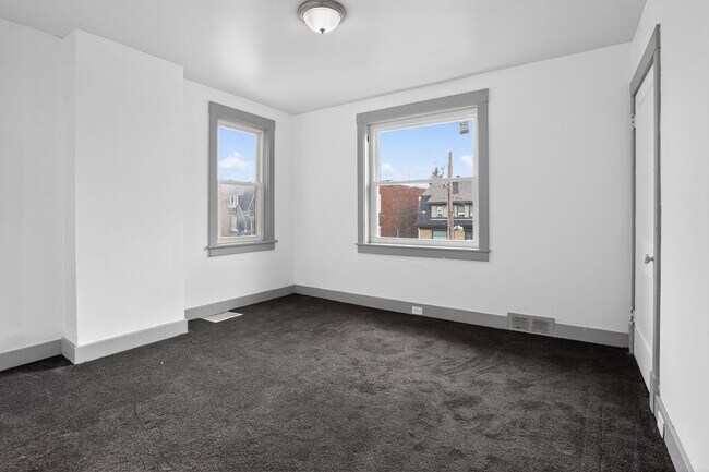 Foto del edificio - 217 Reifert St