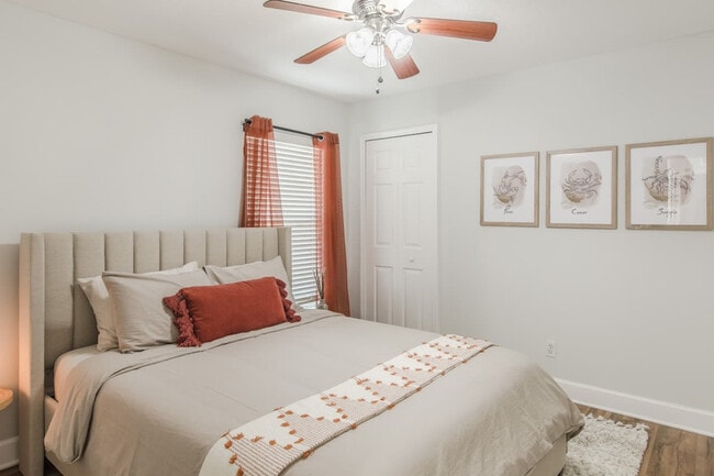 Building Photo - 3285 3rd Pl