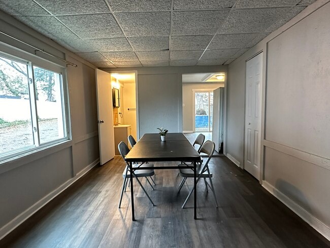 Building Photo - 1821 Realty Ave