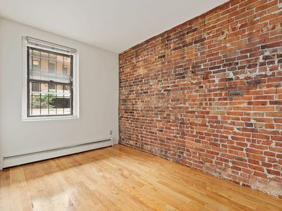 Building Photo - 19 Upton St