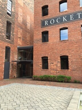 Building Photo - 251 Rocketts Way