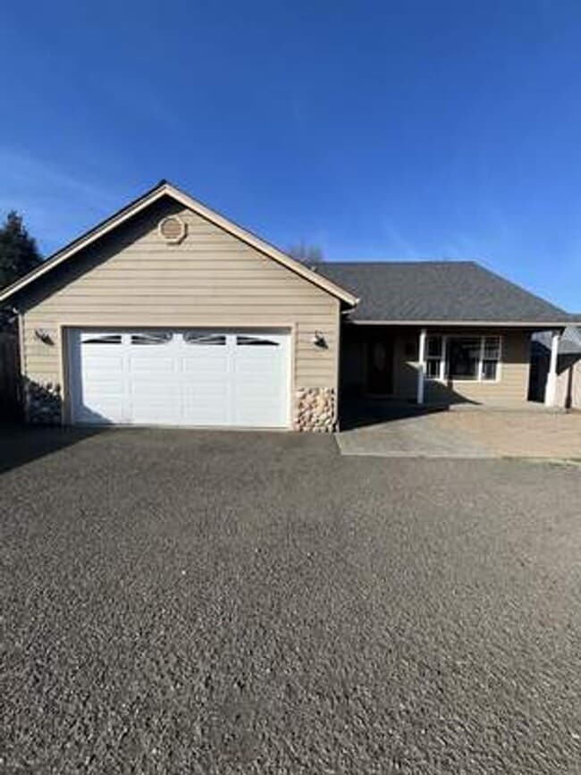 Building Photo - 2825 Duell Ave