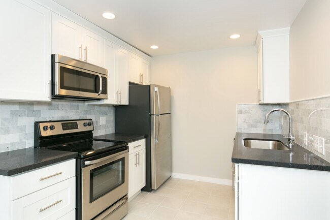 Building Photo - 116 Florentia St