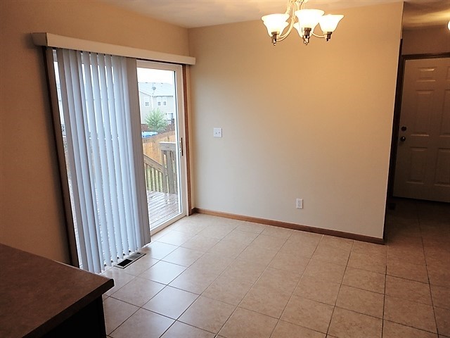 Building Photo - 3085 Warwickshire Drive