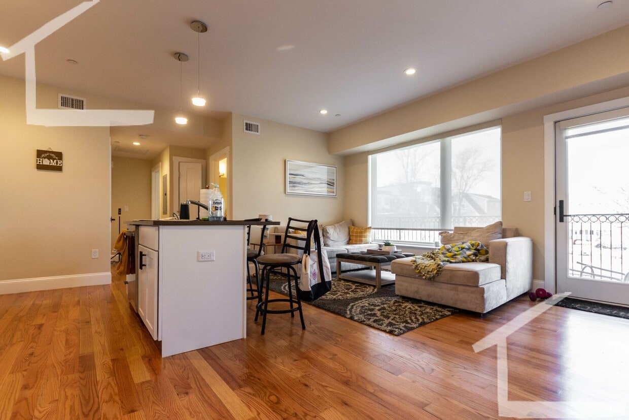 NO FEE! NICE, RENOVATED BRIGHTON 3 BED/2 BATH FOR 9/1 - NO FEE!   NICE, RENOVATED BRIGHTON 3 BED/2 BATH FOR 9/1