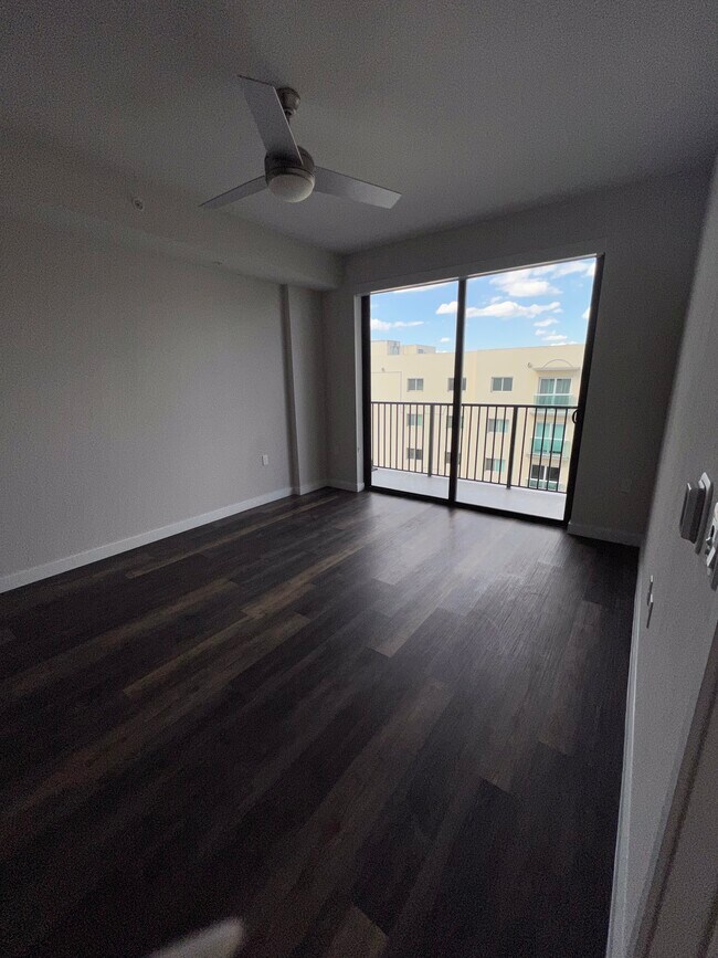 Foto del edificio - 1445 NW 14th Ter
