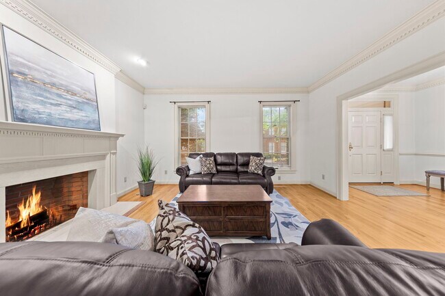 Building Photo - 325 Raleigh Ave