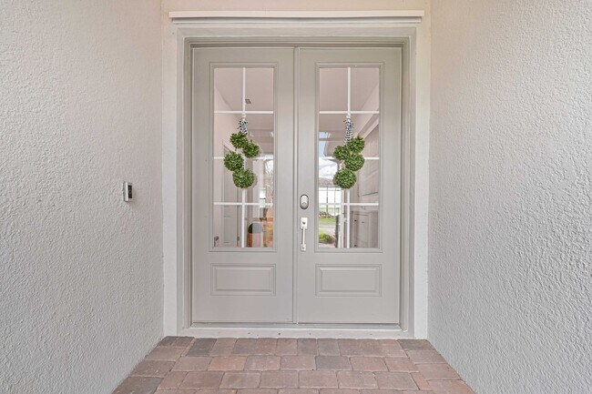 Foto del edificio - ** Single Family Home ~ Verdana Village ~ 3 Car Garage ~ Salt Water Pool & Lake Views **