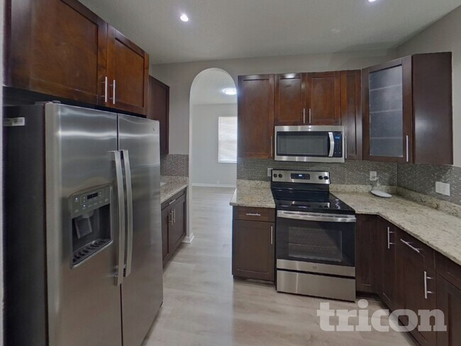 Building Photo - 906 Grand Canyon Dr