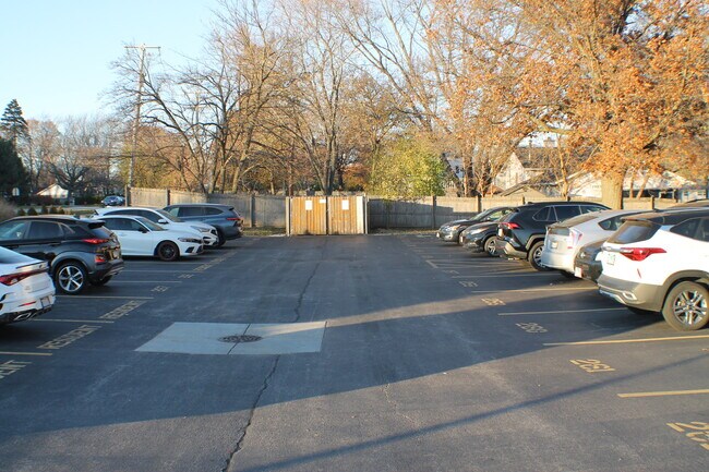 Building Photo - 1808 Plum Grove Rd