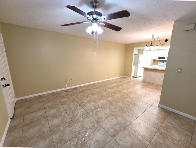 Foto del edificio - 4139 Cedar Creek Cir