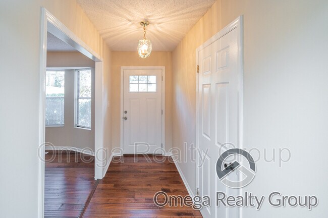 Building Photo - 5739 Annanadale Ln