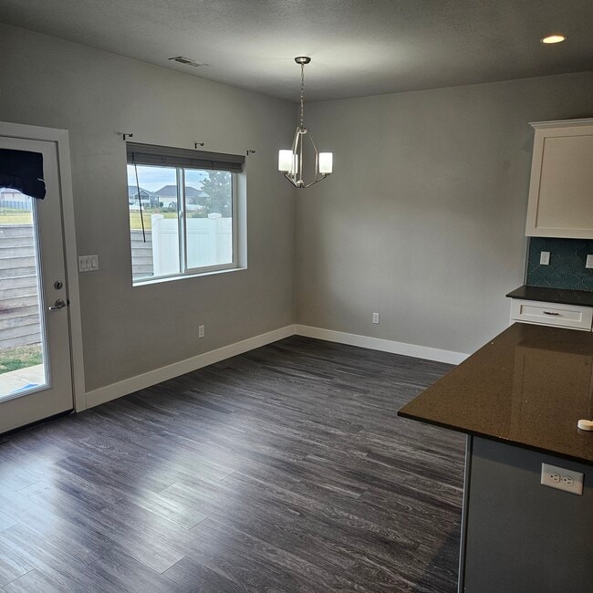 Building Photo - 259 E 1500 N