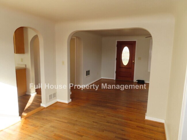 Foto del edificio - 3 br, 1 bath House - 5315 High Banks Rd.