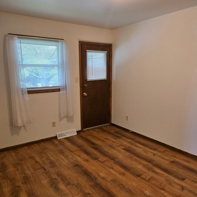 Building Photo - 1062 Perry St