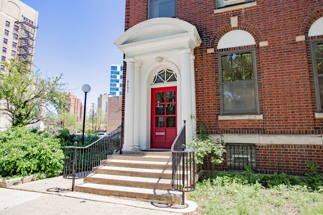 Foto del edificio - 5131 S Blackstone Ave
