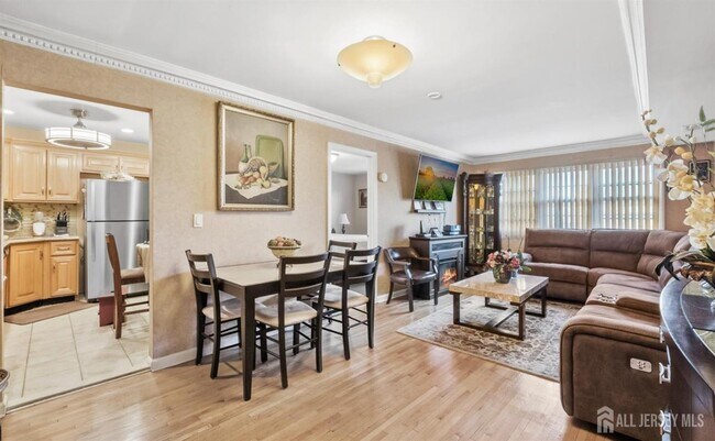 Foto del edificio - 390 College Dr E