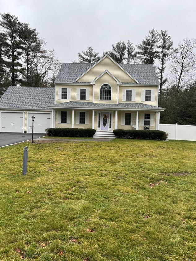 Primary Photo - Executive 3br / 2.5 ba home in Middleboro