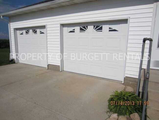Building Photo - 1233 N 200 E