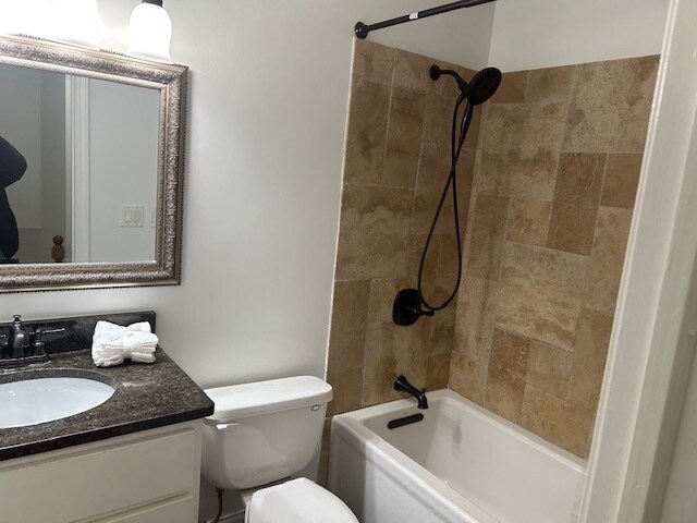 Foto del edificio - 1597 Cove Dr