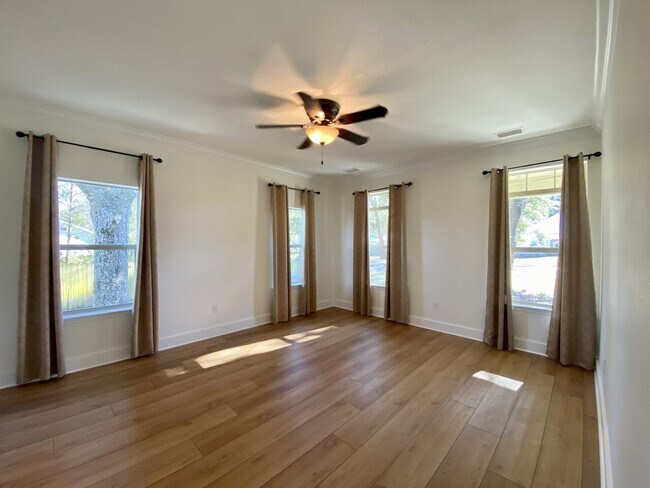 Building Photo - 27189 Park Drive