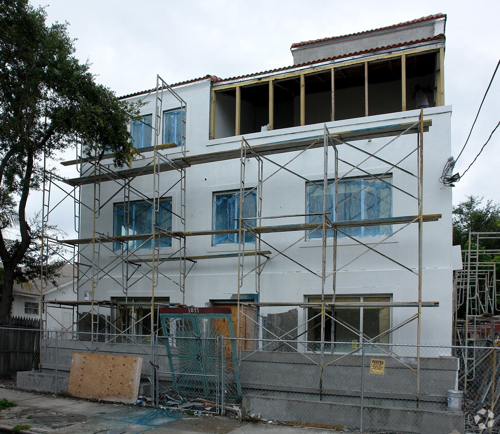 Primary Photo - 1021 NW 3rd St