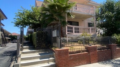 Building Photo - 310 N Moore Ave