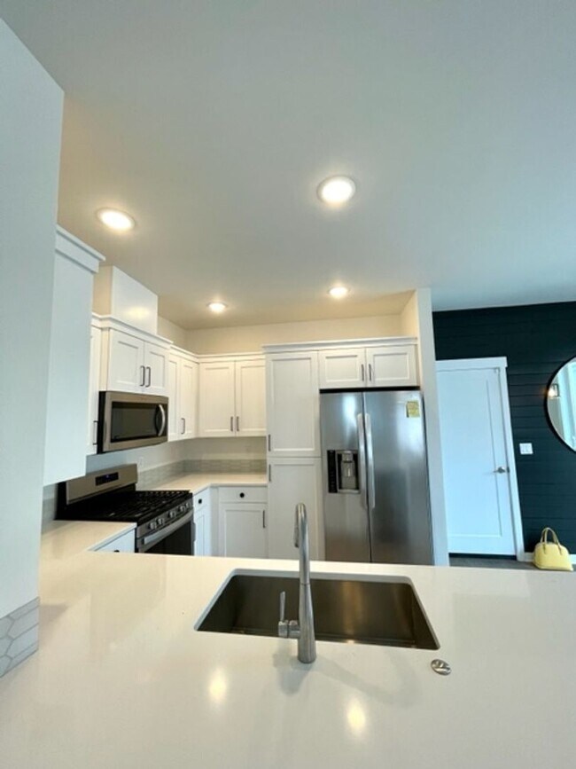 Foto del edificio - Like new 3 bedroom townhome in SE Bend!