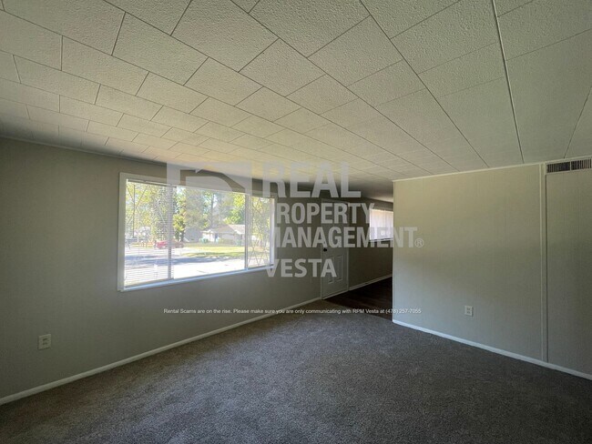 Foto del edificio - 618 Cedarwood Dr
