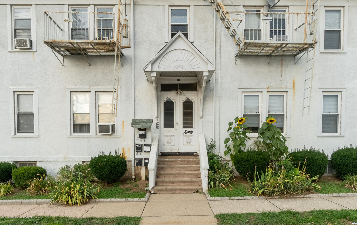 Primary Photo - 60 Elm St