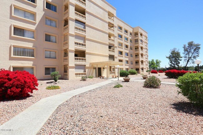 Building Photo - 7920 E Camelback Rd