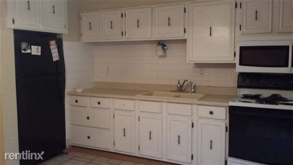 Building Photo - 4701 S Pointe Dr