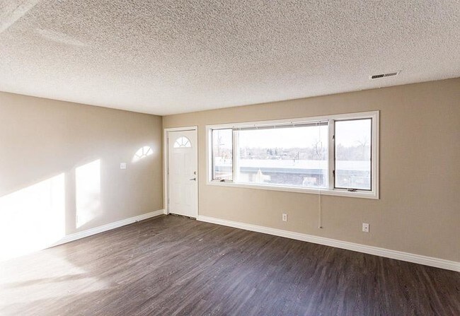 Building Photo - 2 bedroom in Lakewood CO 80226