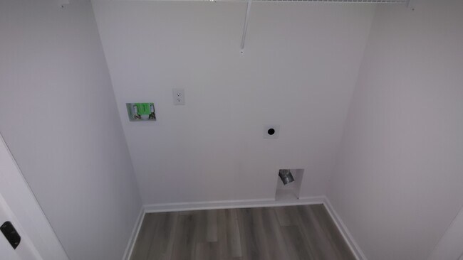 Foto del edificio - 454 Alcott Wy