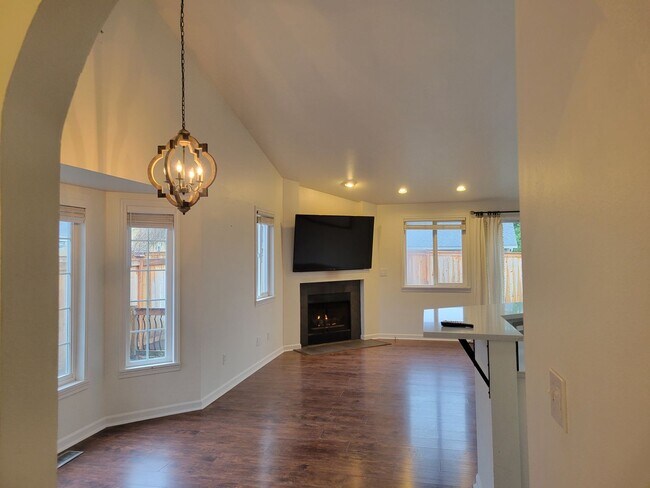 Building Photo - Cozy 3 bedroom 2 bath Rambler